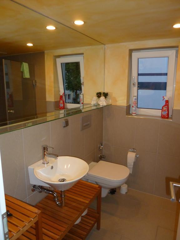 Business Gaestehaus Sonne, Mond & Sterne Apartment เบรเมน ภายนอก รูปภาพ